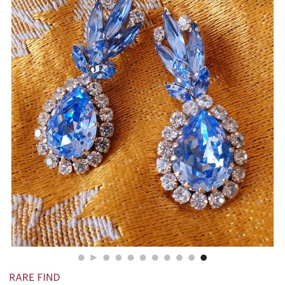 Gorgeous Chandelier Earrings - Picture 4 of 4
